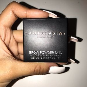 Anastasia Beverly Hills Brow Powder Duo
